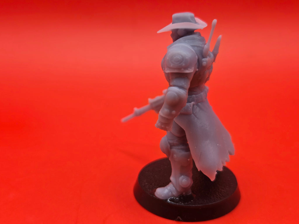 N1C, Hero of the Wastes - Waforged - 32mm - Resin - Unpainted