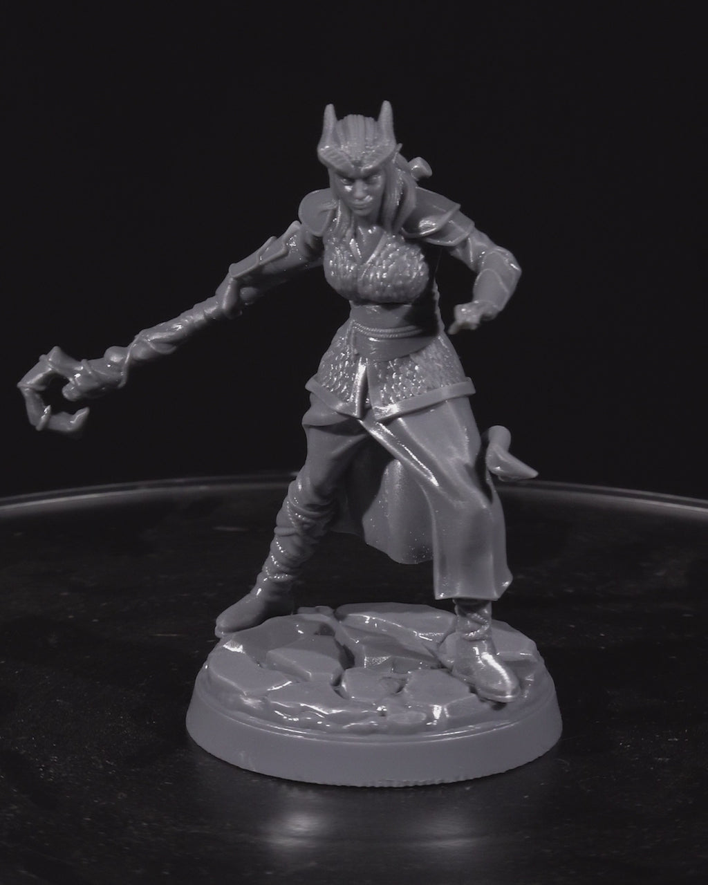 Lydia Ashengrove - Hero - 32mm - Resin - Unpainted