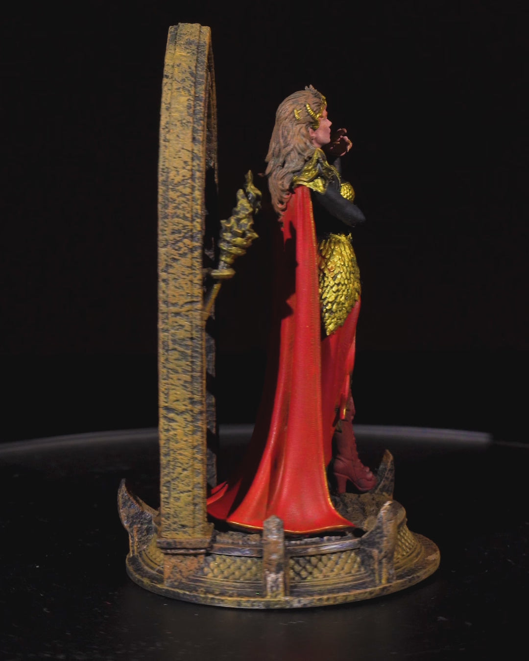 Lady Enya - Vampire Queen - 32mm - Unpainted