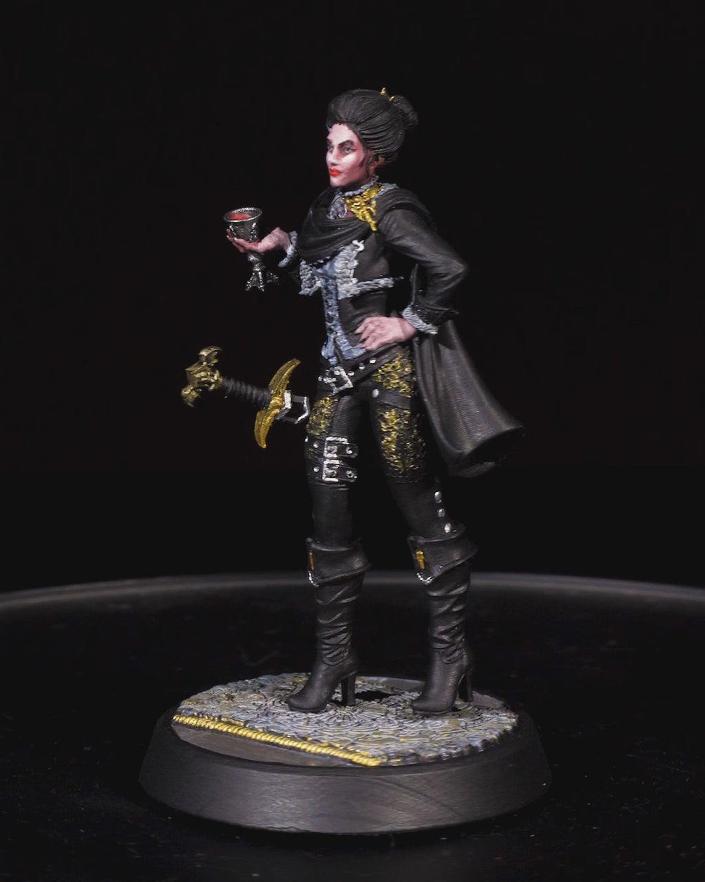Tess - Vampire - 32mm - Unpainted